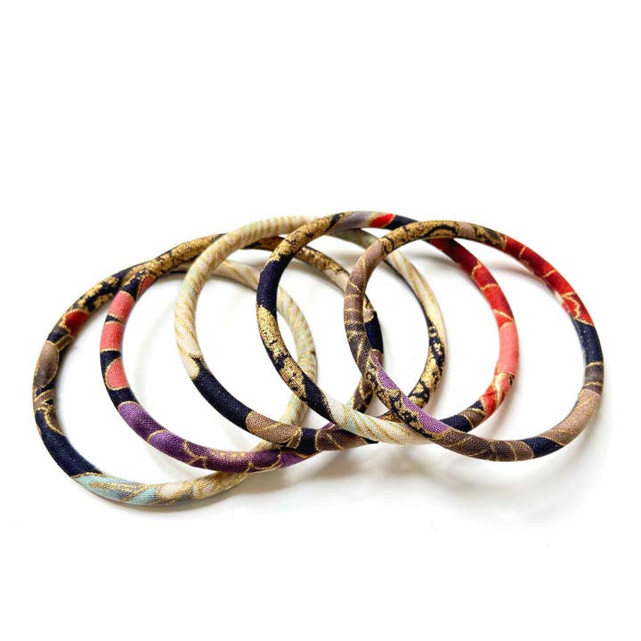 Melokane - Wholesale Armband - Japanse bangle armband met bloemen en kraanvogels op zwarte achtergrond6