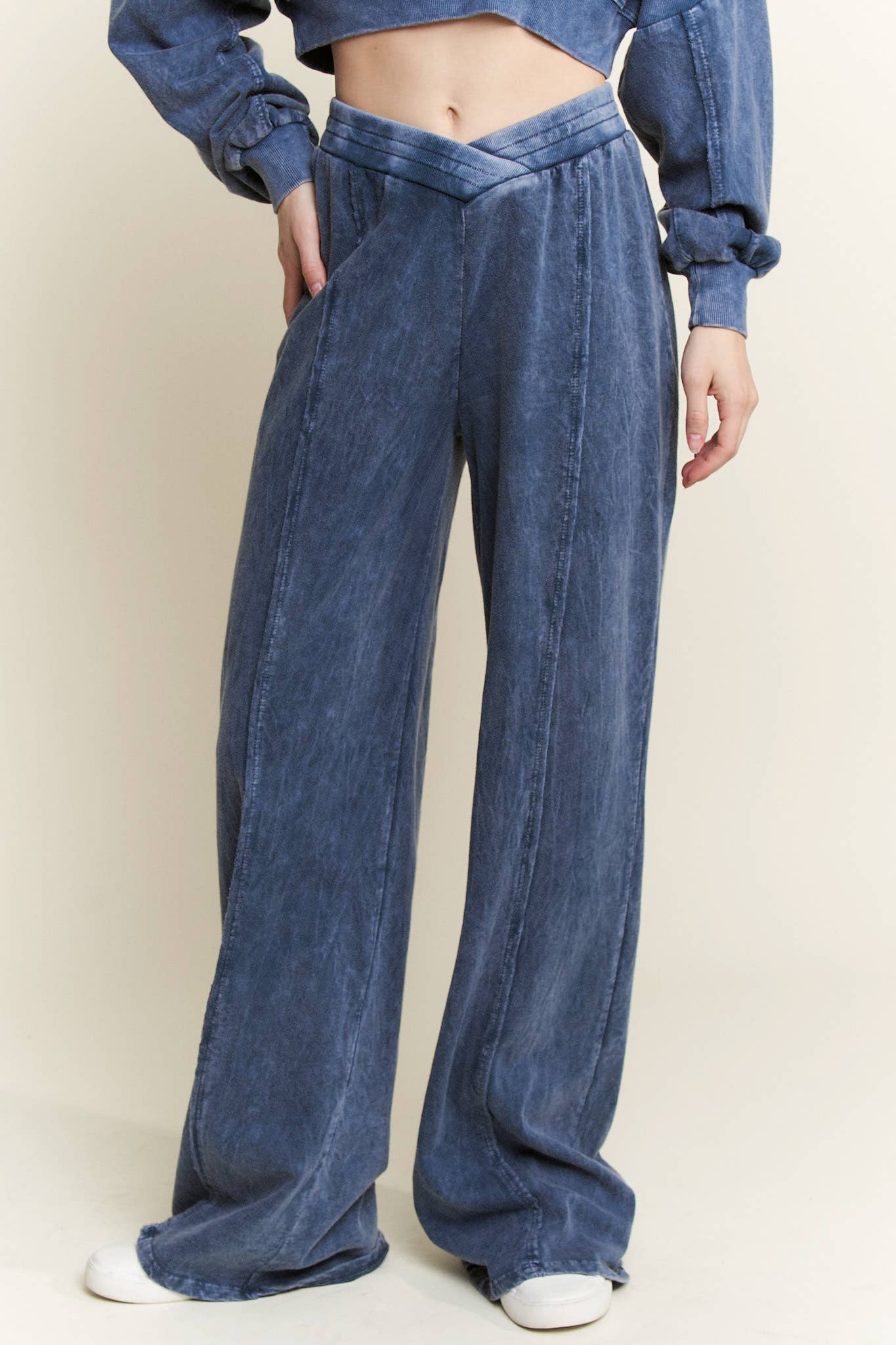 J.Her - Wholesale Broek - Dames - Mineraal gewassen broek met V-geribbelde taille en wijde pijpen GD4564P