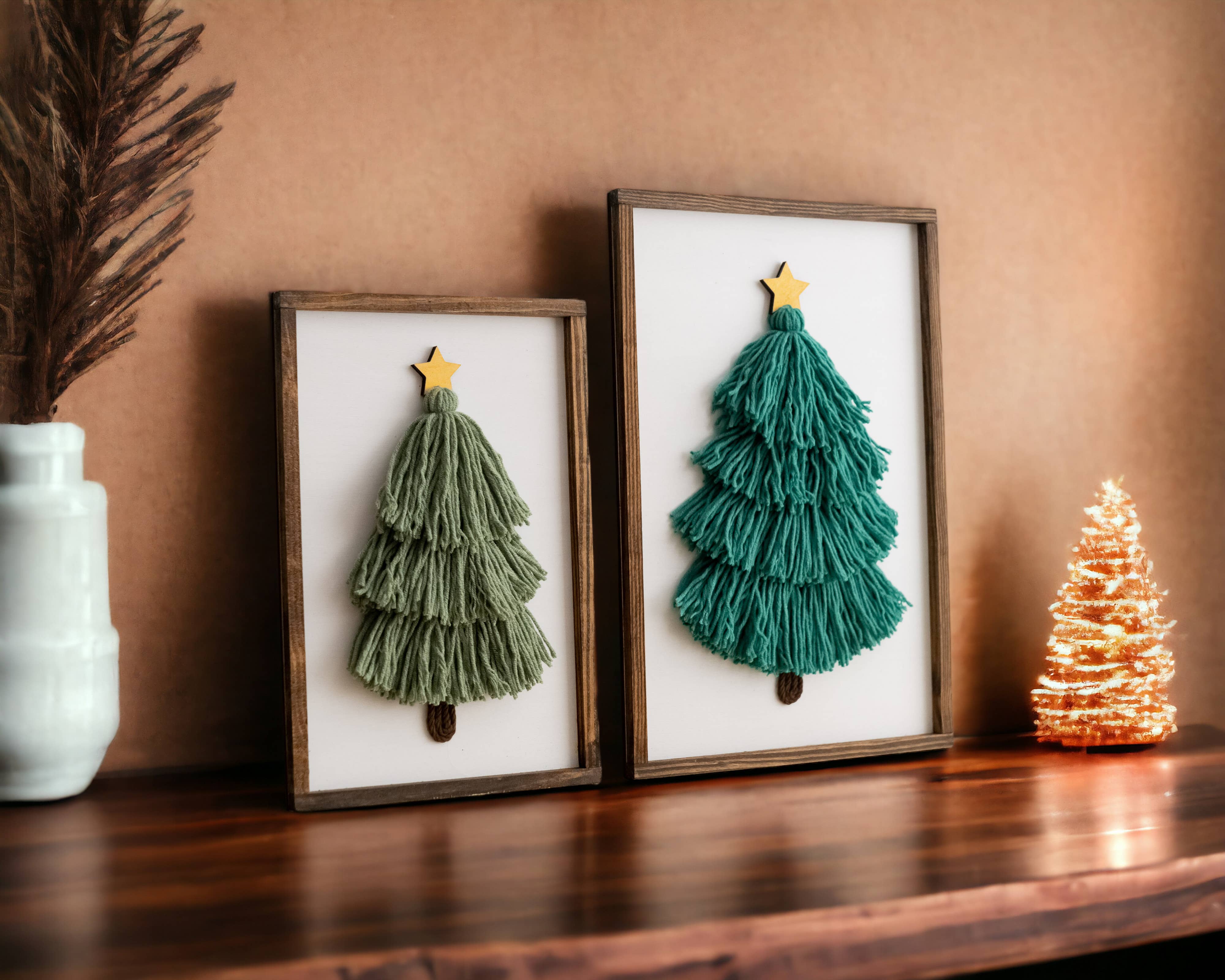BeanDaikon - Wholesale Christmas Decoration - Framed Tassel Macrame Christmas Tree V239
