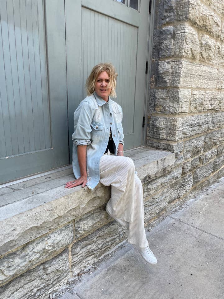 Bohemian Grace - Grace & Grit - Wholesale Spijkerjack/spijkerjas - Dames - Emmy spijkerhemd/jack van Distressed, lichte wassing8