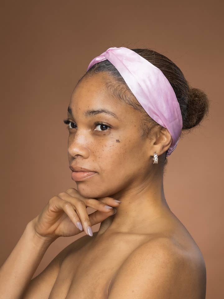 Bandolete de Cetim Rosa com Torção - Acessório de Cabelo para Adulto por atacado de AfricanFabs