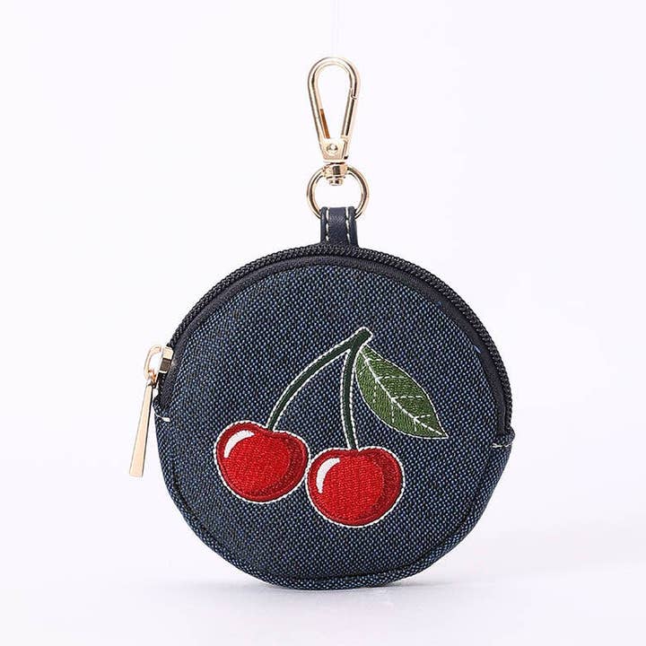 Encanto de Bolha de Cereja com Fecho em Fundo Azul por atacado de Signare London