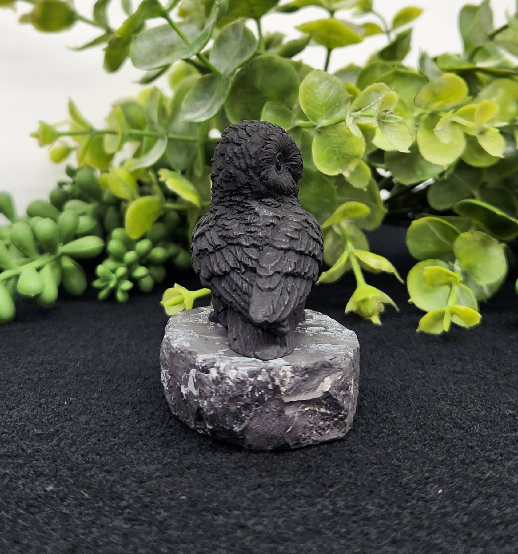 Meraki Gemstones – Estatueta decorativa por atacado – Estatueta de coruja de shungite de lado (5,7x4,4x5,7 cm)3