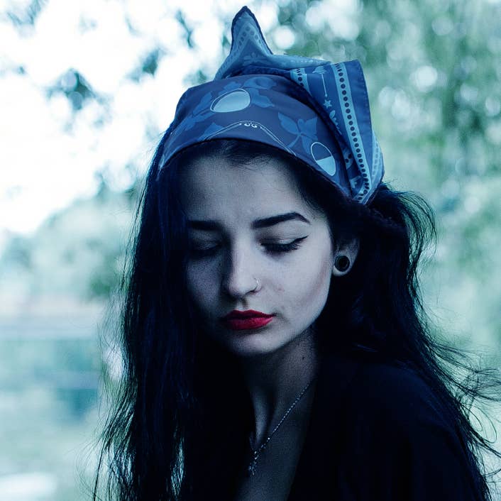 La Panthère Studio – Cartas de tarô por atacado – Pano de Altar Gótico do Sul2