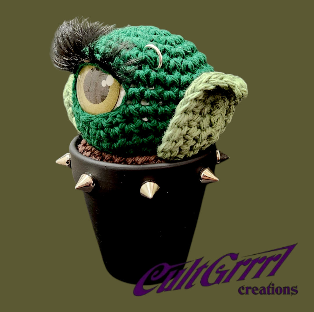 CultGrrrl Creations - Wholesale Decorative tabletop object - Crochet Faux EyePod Plant4