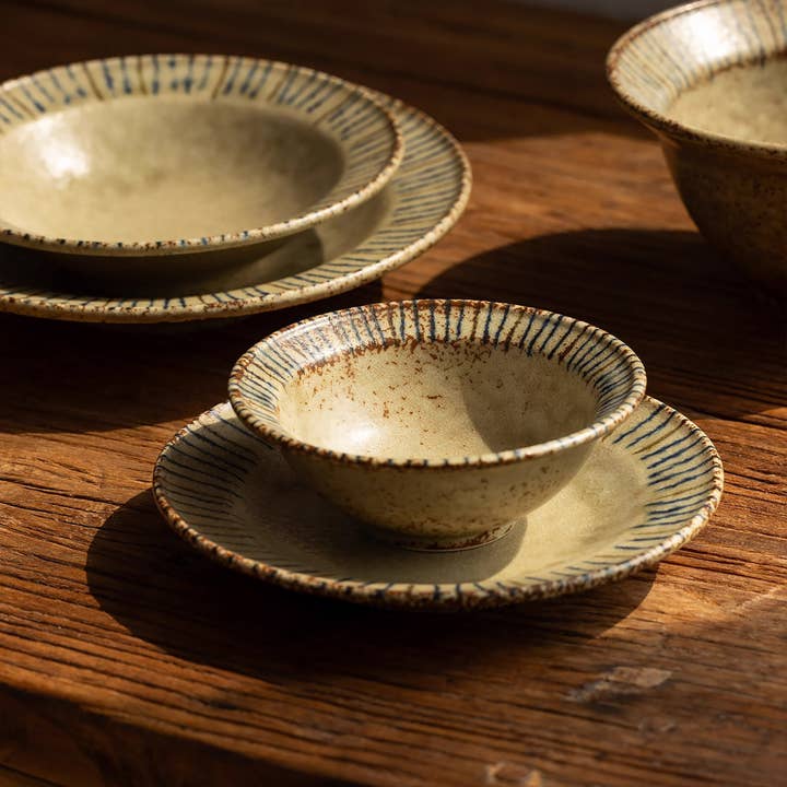 Mino-yaki tableware with "Tokusa pine needles" pattern for wholesale by MinoCraft