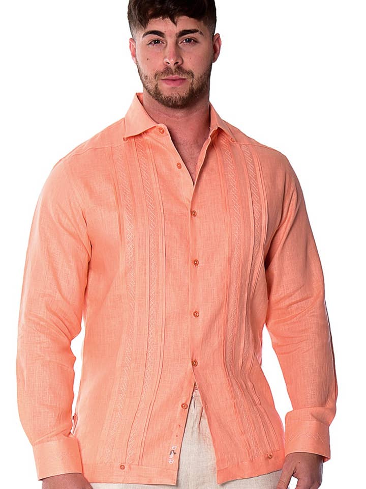 Pin-tucks en lin avec broderie fantaisie Guayabera pour la vente par Azucar & Bohio