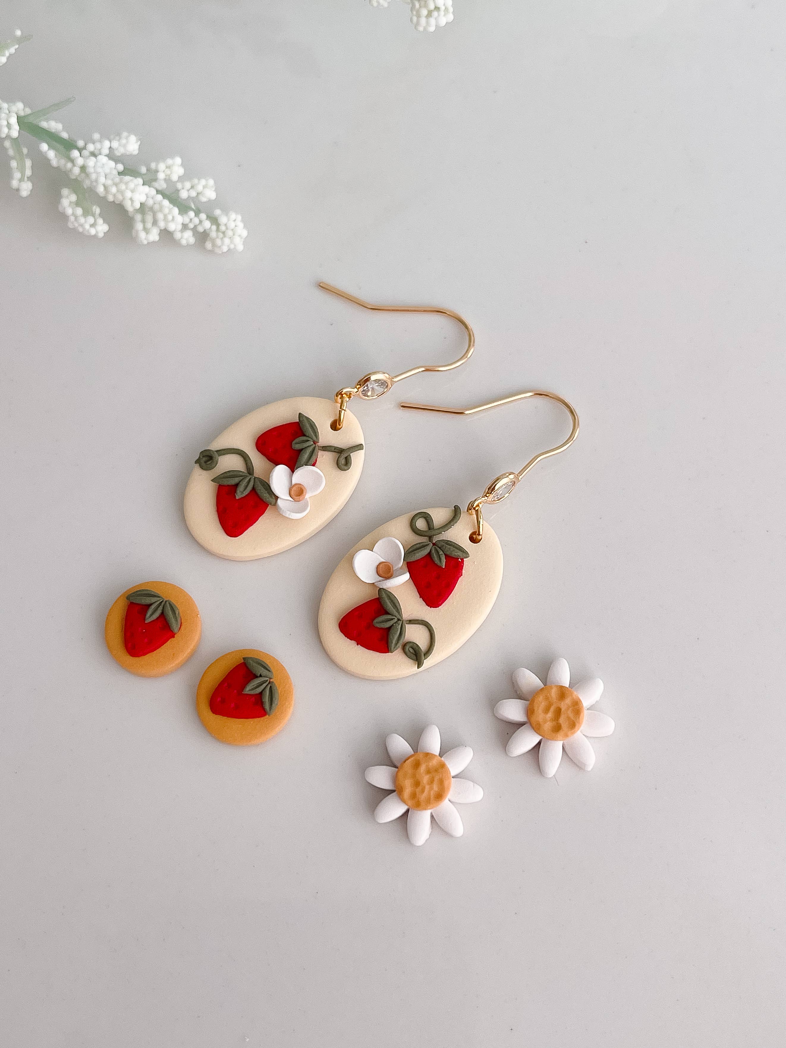 La Haut Studio - Vendita all'ingrosso Orecchini pendenti - Ciondoli alla fragola1