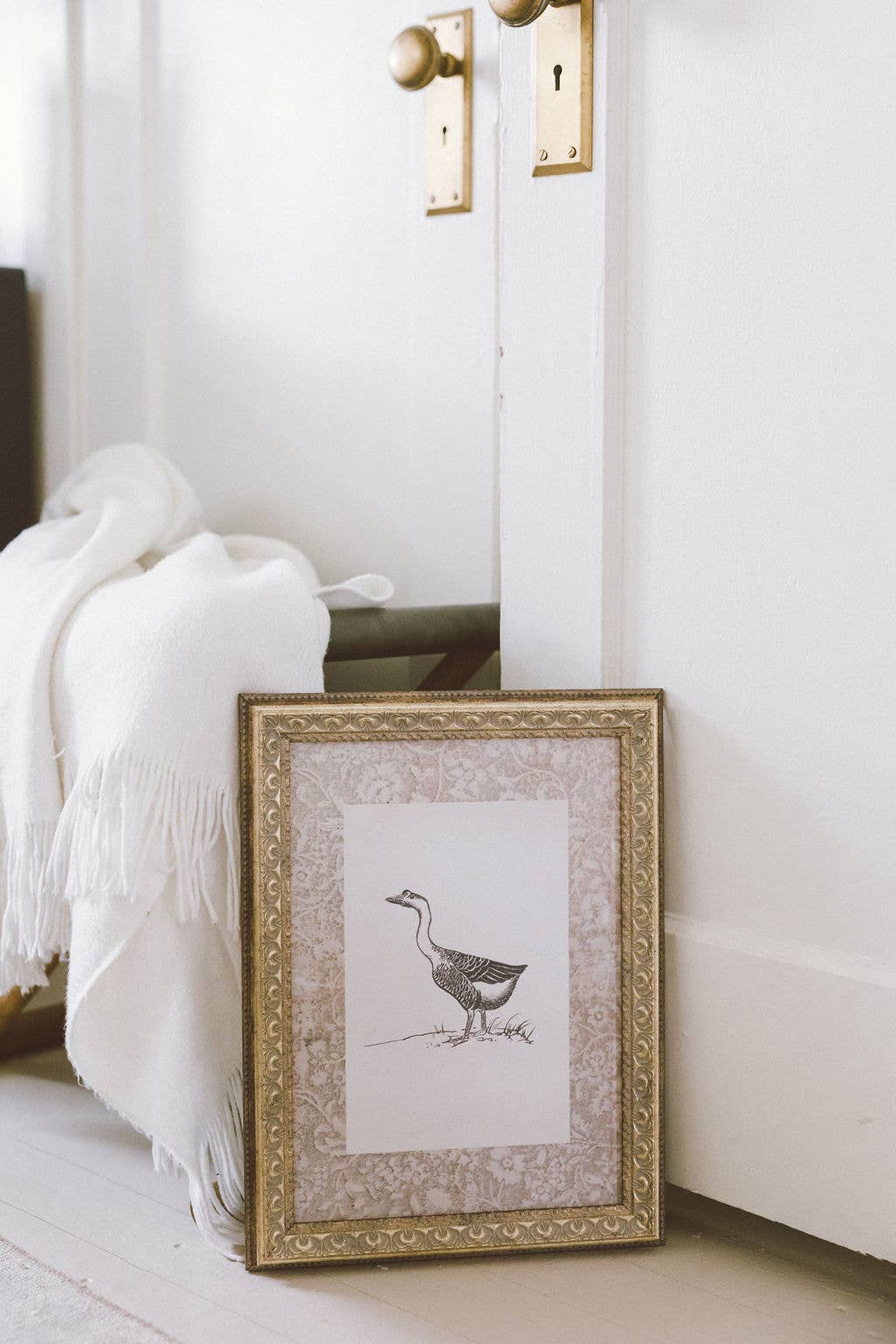 Petal Lane Home – Impressão artística por atacado – Quadro Antigo com Ganso Único em Tela4