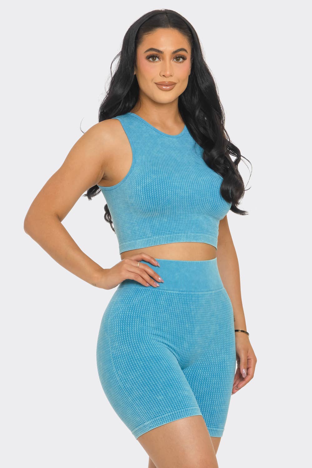 Lime All the Time – wholesale Mjukisset – Dam – Set med 2 delar: kort croptopp och cykelshorts i mineralwash4