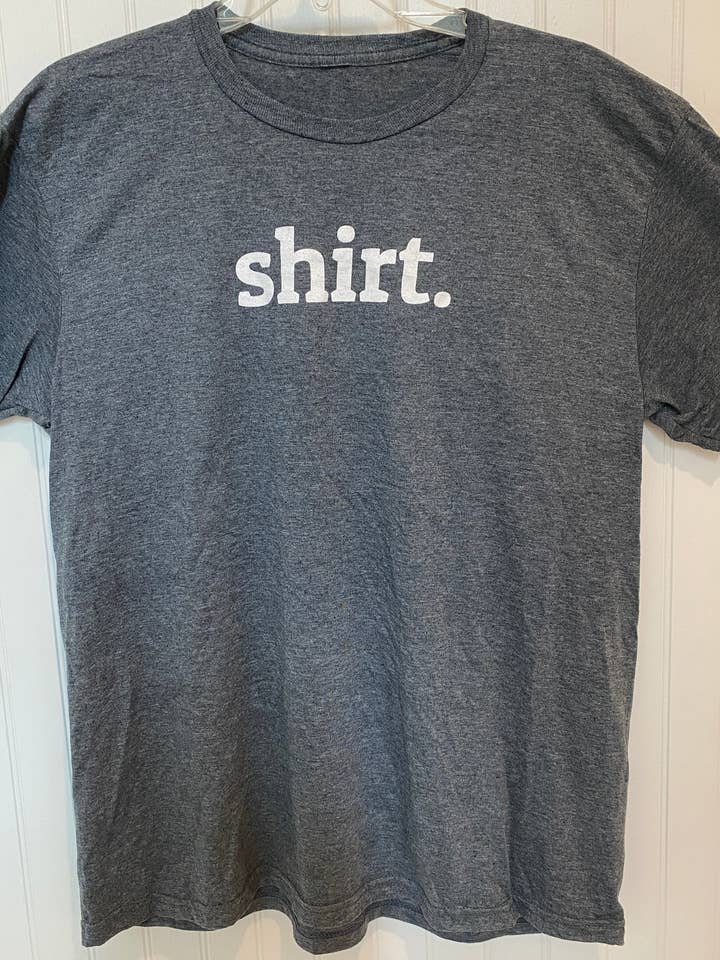 maglietta. per la vendita all'ingrosso da parte di Shirt and HAT Co.