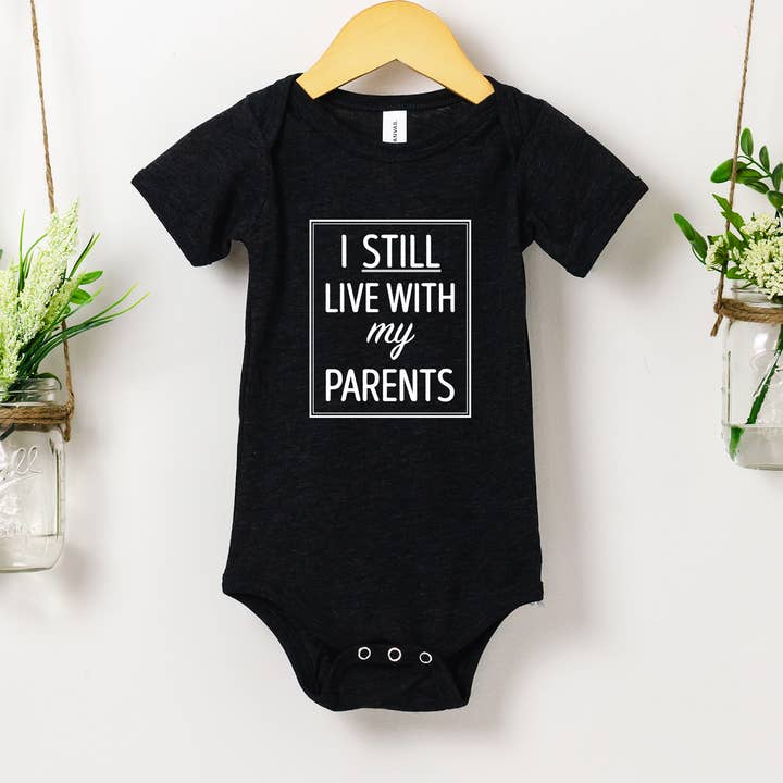 Eu ainda moro com meus pais por atacado de Bella Bean Studios