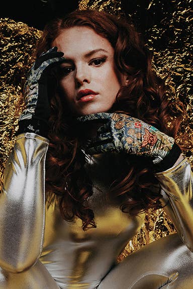 FST le french studio – wholesale Handskar - Dam – Tekniska tryckta handskar, eleganta och varma. Modell VASCO1