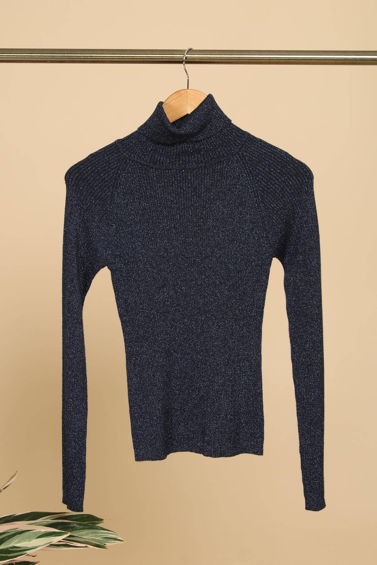 DIX-ONZE - Wholesale Knit Sweater - Women's - Fine Knit Turtleneck Sweater – Elegance & Comfort11