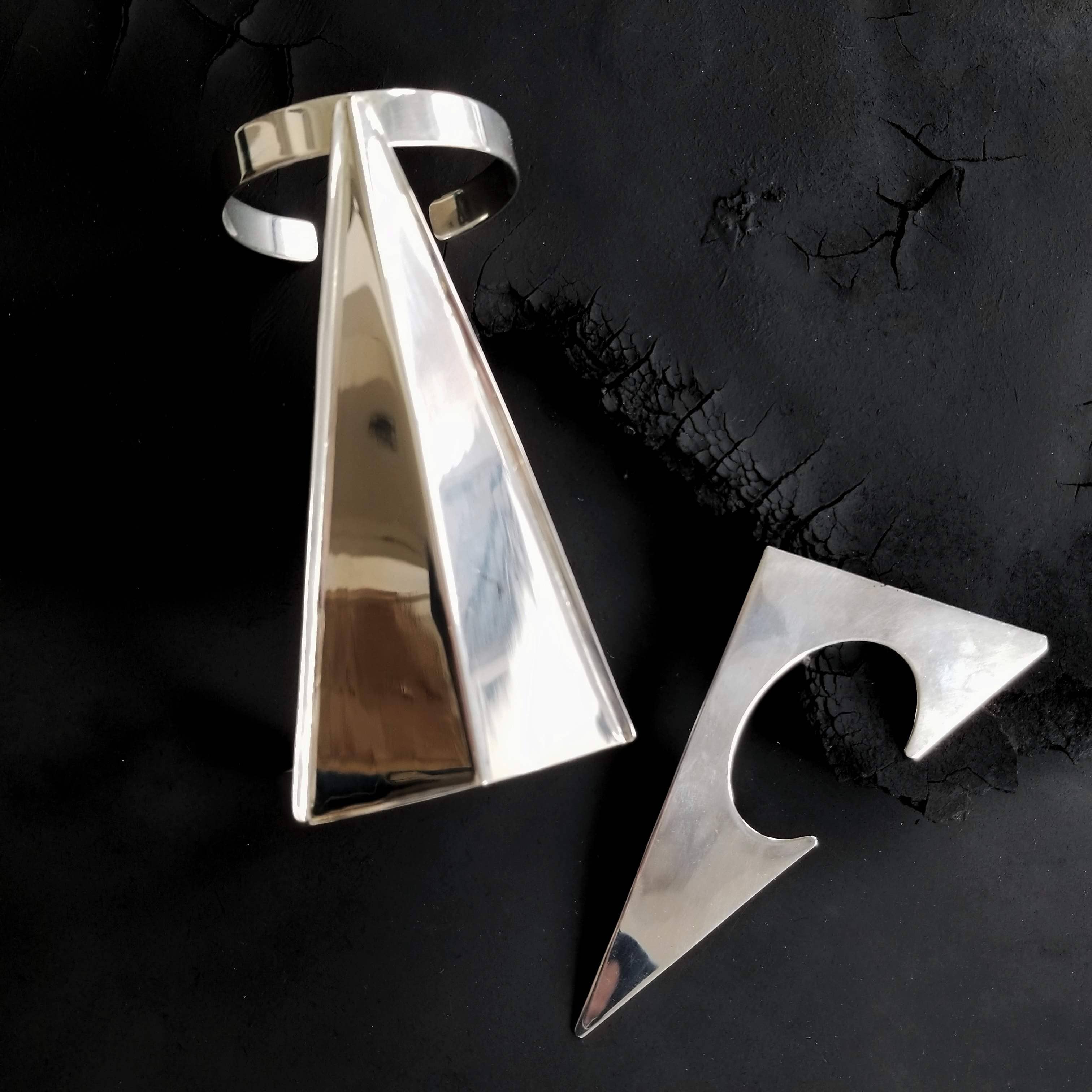 Bisjoux - Wholesale Cuff Bracelet - Brass triangle arrow Jet Set bracelet cuff2