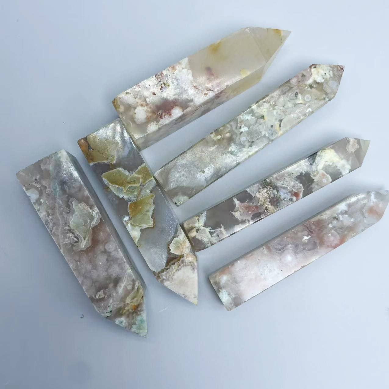 Crystal Deal· Wholesale Crystals & Gifts - Vente Plaques de charge pour cristal - Tour d’Agate Sakura polie – Cristal pointu 5–10 cm2