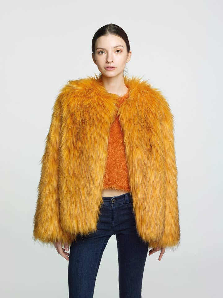 Red & Toby Gialla per la vendita all'ingrosso da parte di Amanda Baldan