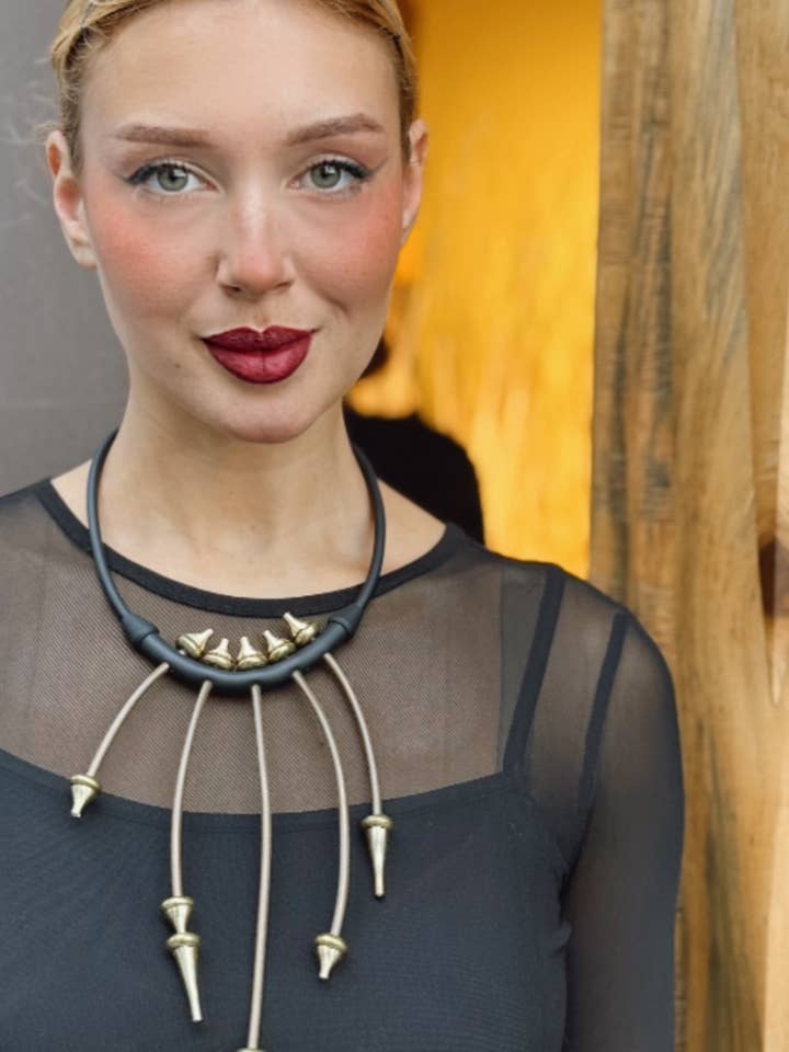 Colar InTrae por atacado de Samuel Coraux