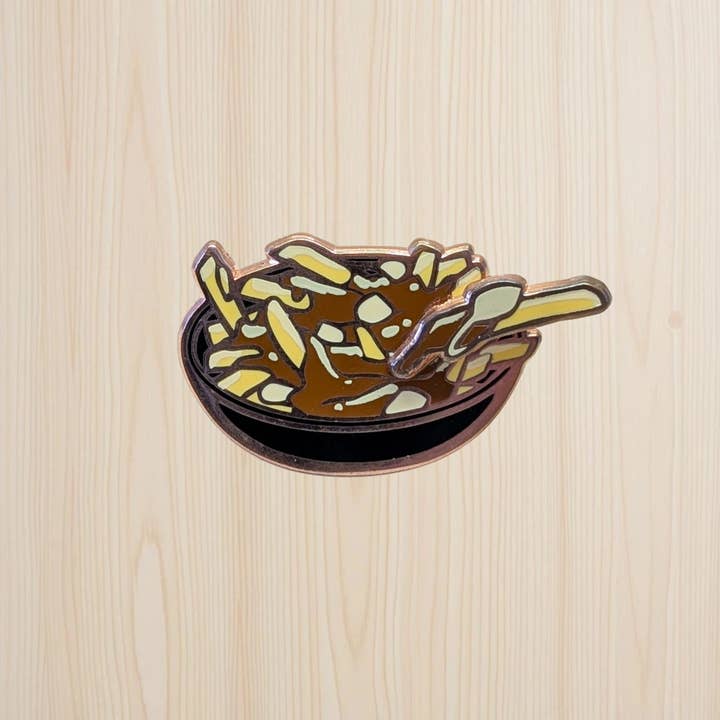 Poutine Emalje Pin for engroshandel hos Noms