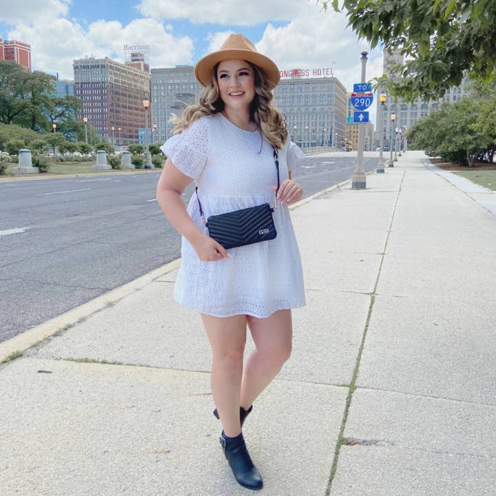 Itzy Ritzy - Wholesale Wallet - Women's - *OUTLET* Jetsetter Boss Pouch™ Wallet10