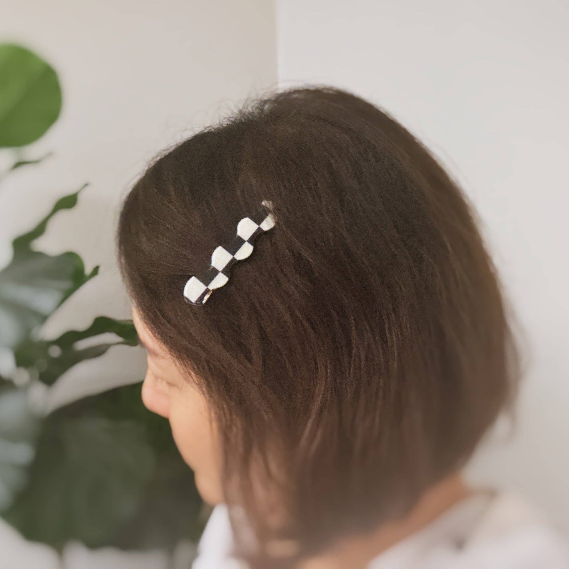 Ellison+Young - Wholesale Hair Accessories Set - Women's - Checkered Wavy Creaseless Hair Clip Set Of 45