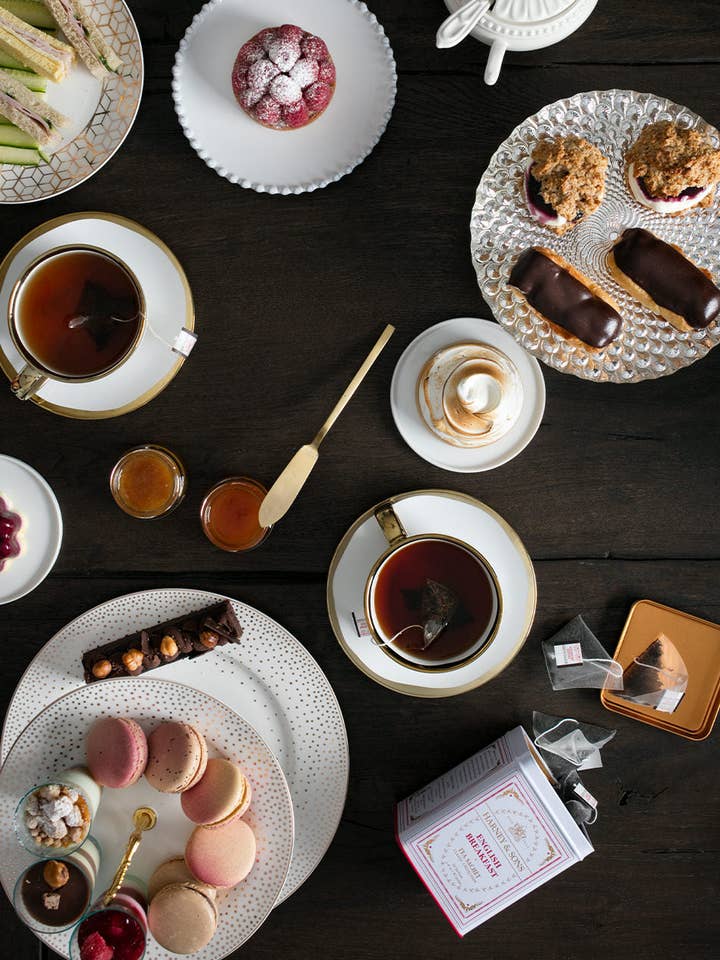 English Breakfast, Classic Tin of 20 Sachets for wholesale by Harney & Sons Fine Teas