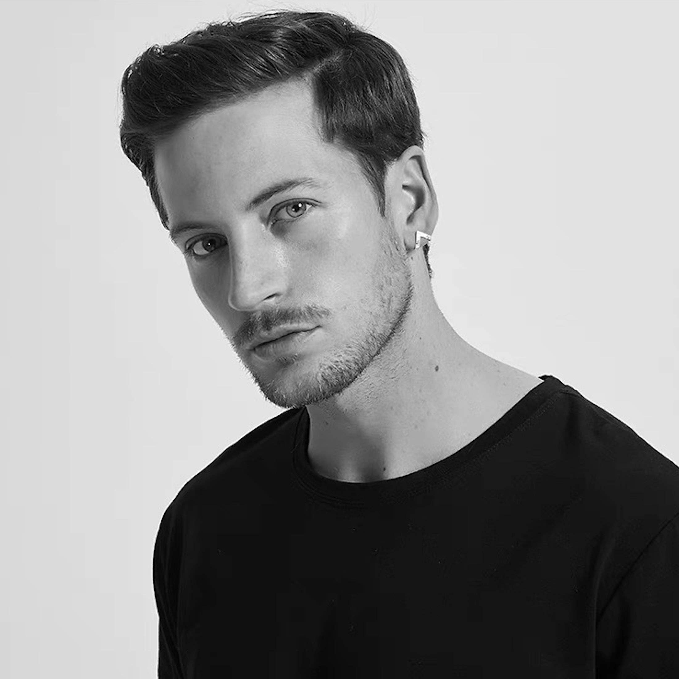 LanLivia - Wholesale Stud/Post Earrings - Unique design V shape ear studs-black n silver2