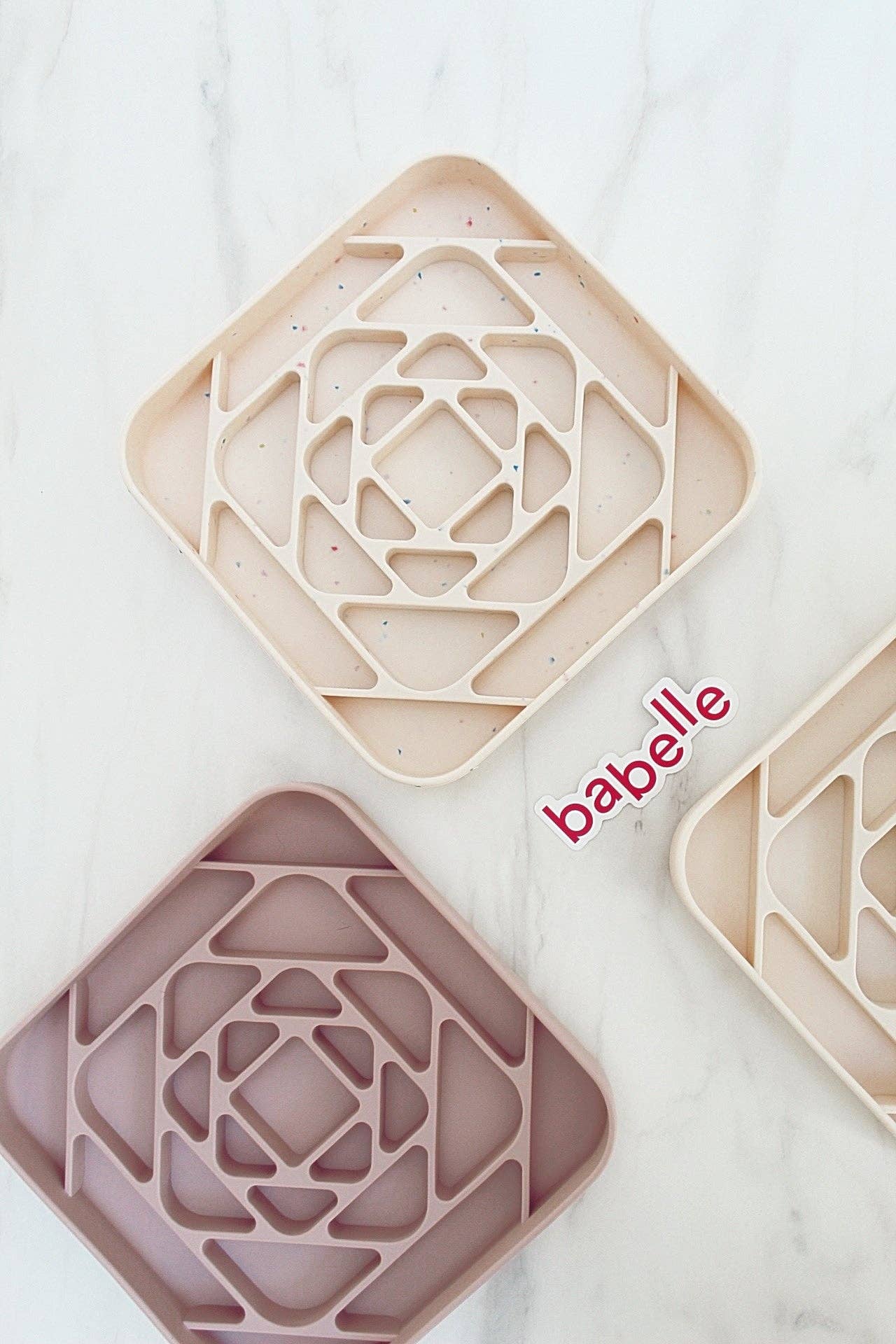 Babelle For Dogs - Wholesale Pet Food Mat - Dog - Prism - Lickmat for dogs4