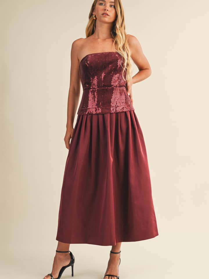 ROBE EN VELOURS À PAILLETTES AVEC BRETELLE AMOVIBLE pour la vente par Mustard Seed