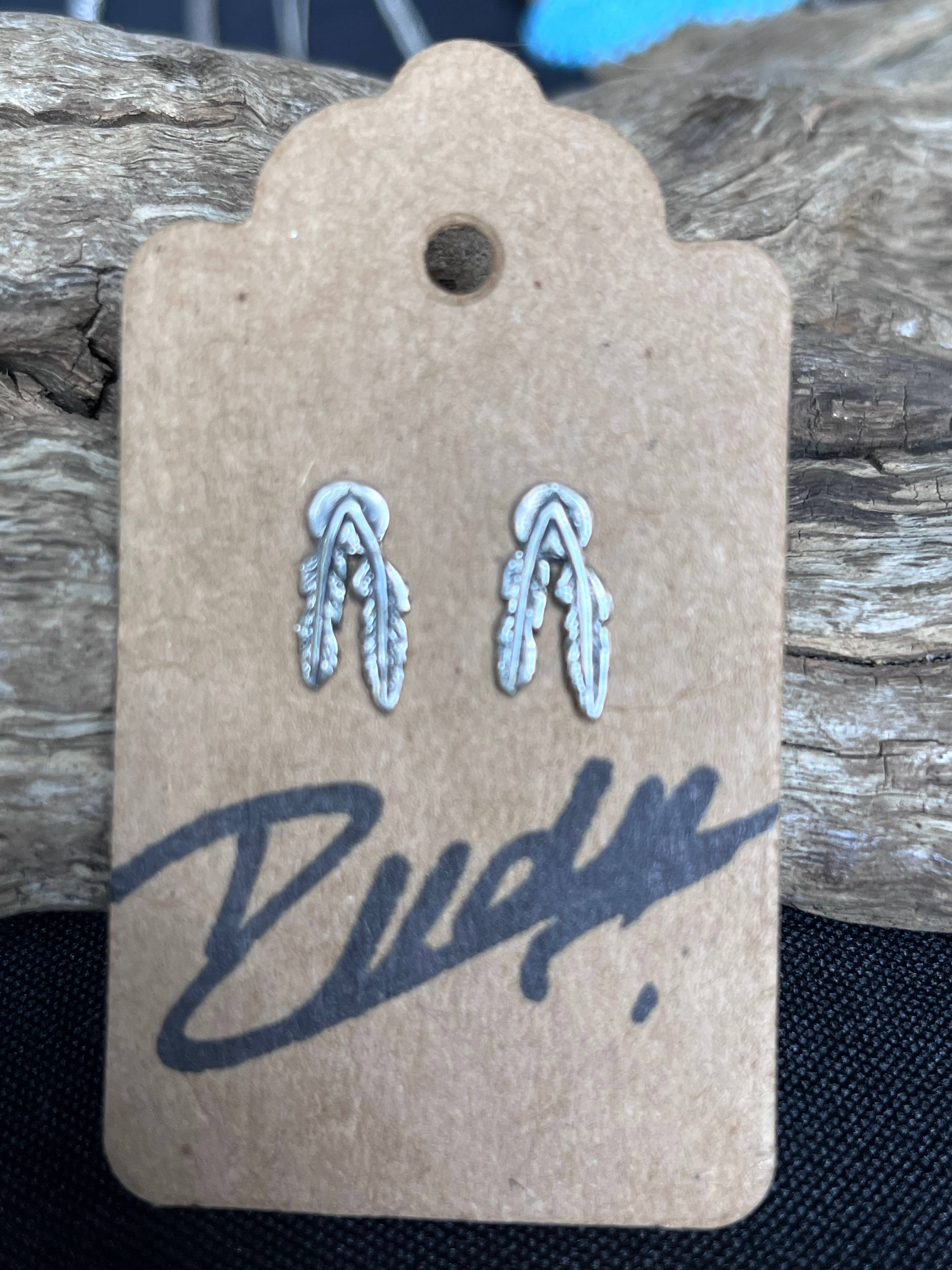 Rudy Lazzaro Designs - Vendita all'ingrosso Orecchini a bottone - Preghiera delle due piume d'aquila0