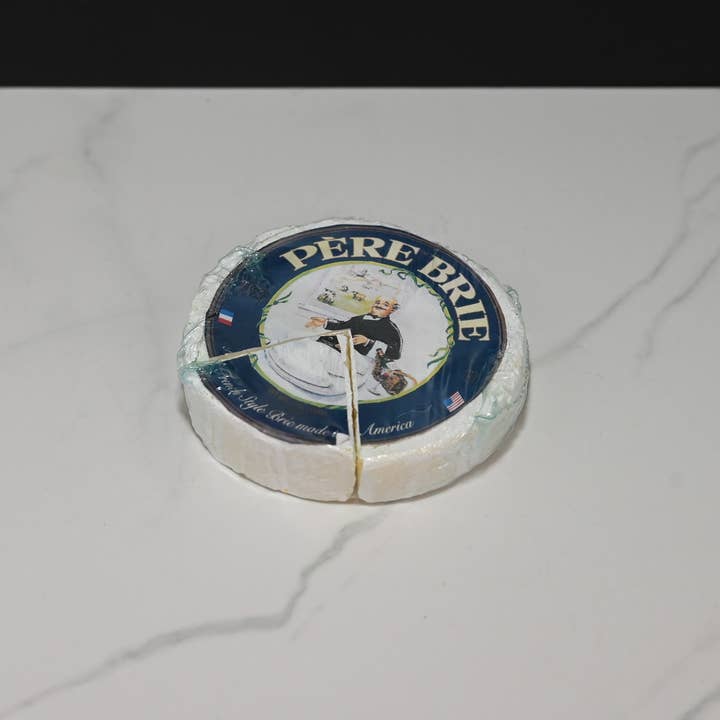 Just Dough It! Fake Foods – Großhandel Tischdeko – Gefälschte Pere Brie Cheese Runde mit Keil2