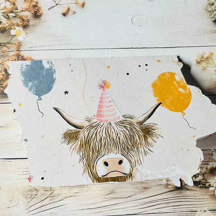 Iowa Paper Farm - Vendita all'ingrosso Biglietti di auguri - Biglietto di auguri con mucca delle Highland e palloncini di compleanno dell'Iowa - singolo