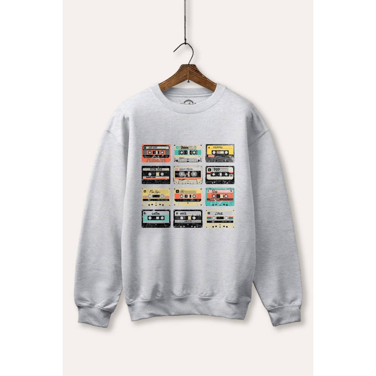 VINTAGE POINT USA – wholesale Graphic sweatshirt – Women’s – VINTAGE CASETTE TAPES GRAPHIC FLEECE SWEATSHIRT1