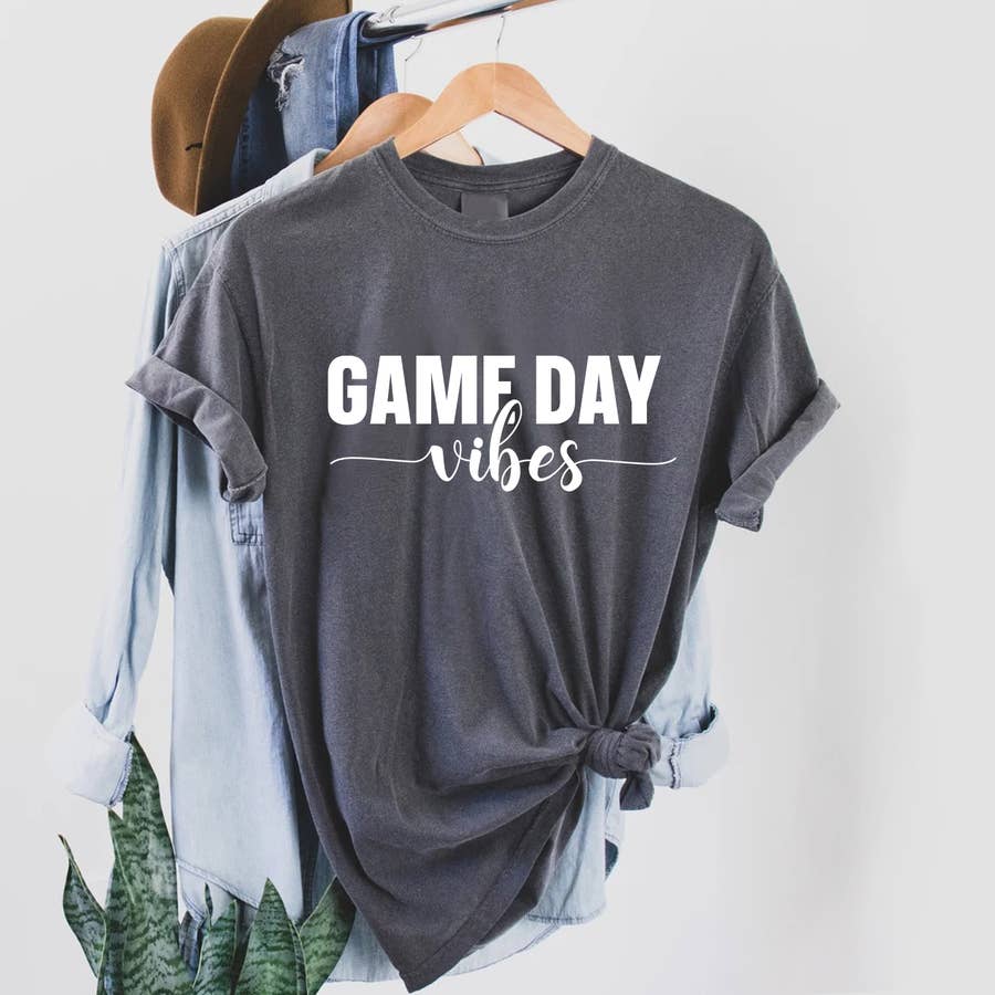 Football Shirt for Women Oversized Game Day Graphic Tees Sunday Funday T-Shirts  Football Season Shirts(Black-A, Small) at  Women's Clothing store