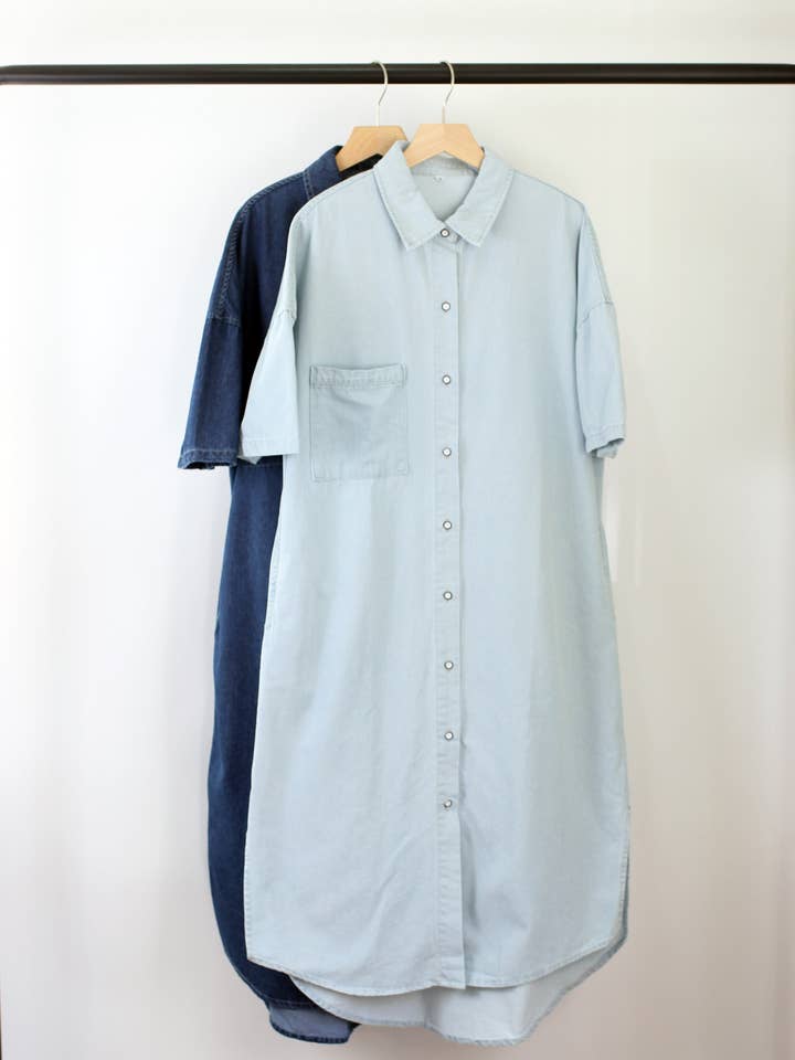 D2403MN96880 -DAISY DREAM DENIM SHORT SLEEVE MIDI DRESS for wholesale by ESLEY