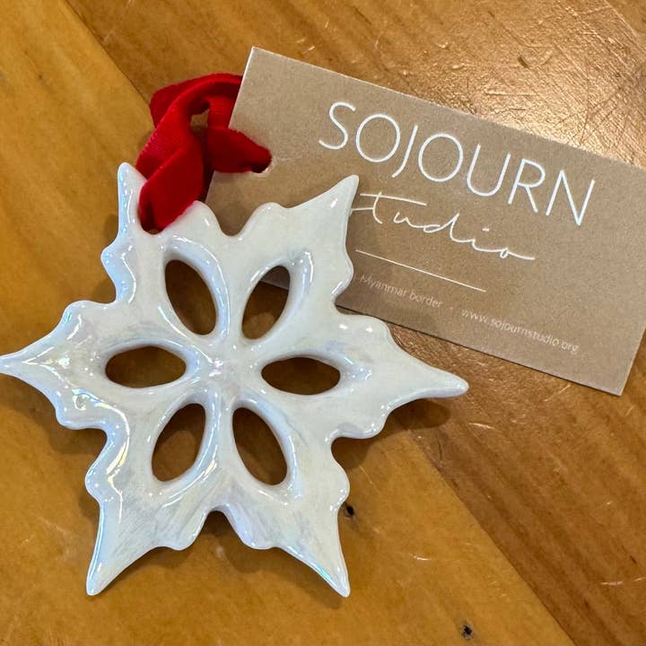 Sojourn Studio - Wholesale Ornament - Ivory Pearl Snowflakes1