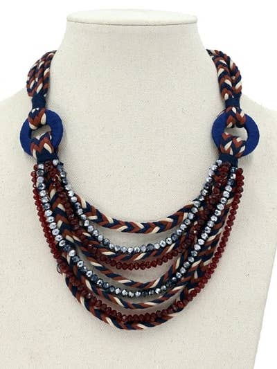 Collier court multichaînes avec tresses et cristaux pour la vente par Victoria Moda