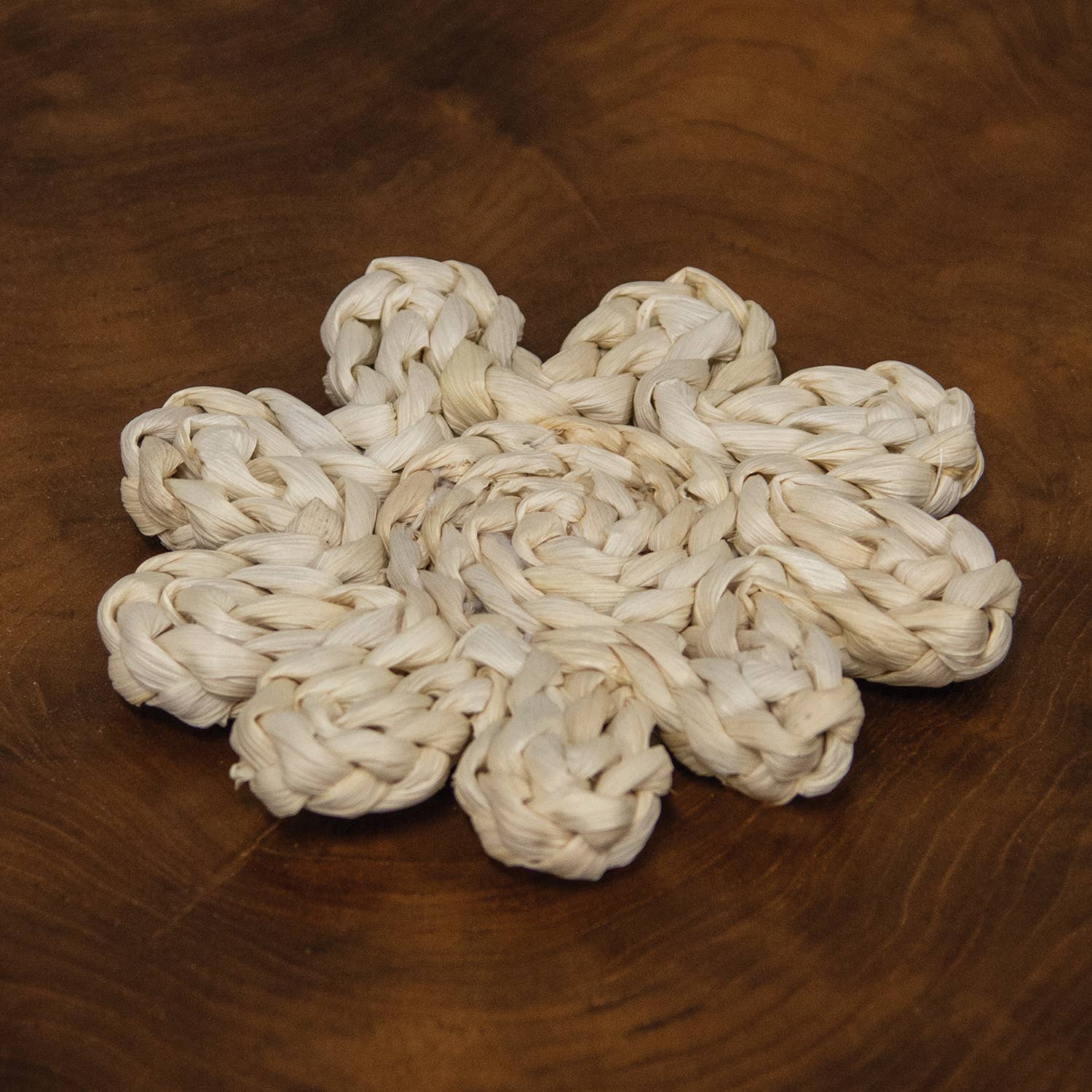 Col House Designs - Wholesale Candle Holder - Corn Husk Flower Shape Candle Mat, Small1