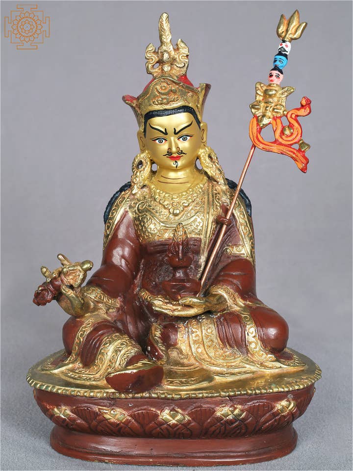 Statue en cuivre de 8 pouces, divinité bouddhiste Padmasambhava avec arme pour la vente par Exotic India Art