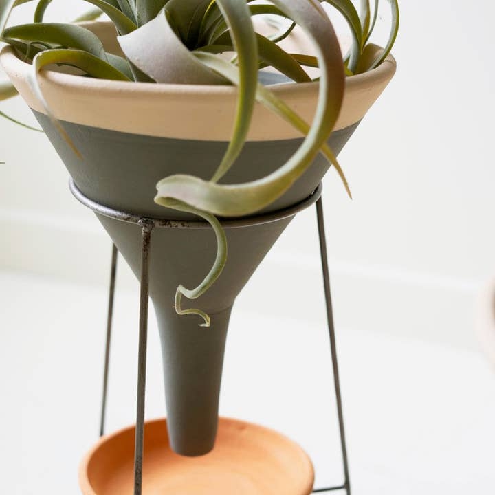 Kalalou - Wholesale Vase - Set of Three Table Top Clay Funnel Vases with Wire Base