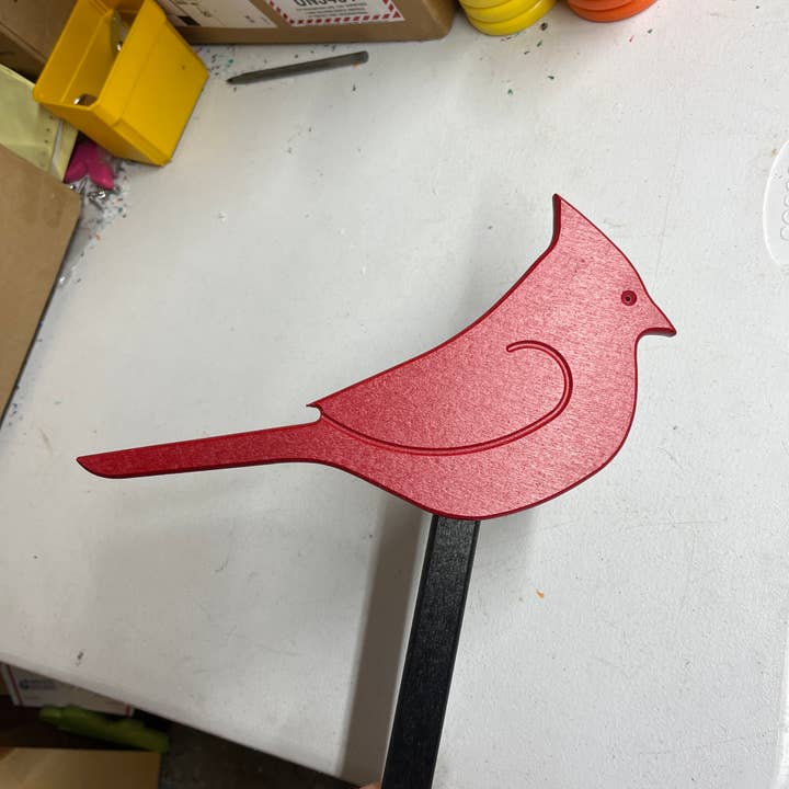 Piquet de jardin Cardinal en polyéthylène pour la vente par Tom The Turner