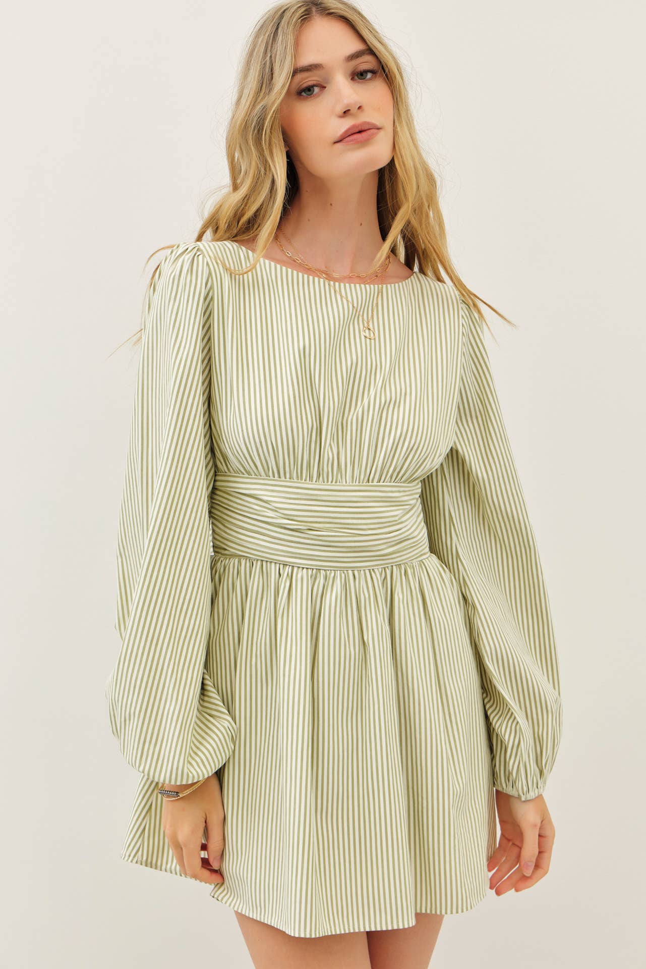 idem ditto - Vente Robe – femme - Mini-robe rayée charme avec dos ouvert dramatique et nœud oversize13