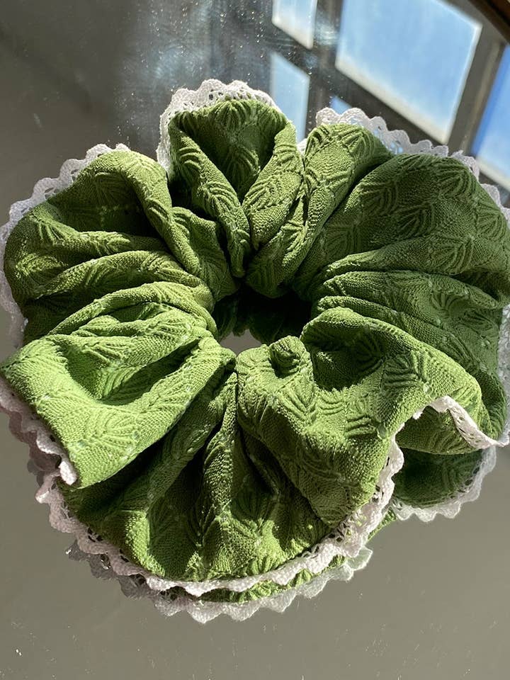 Scrunchie Wildest Dreams for wholesale by SOCO the brand