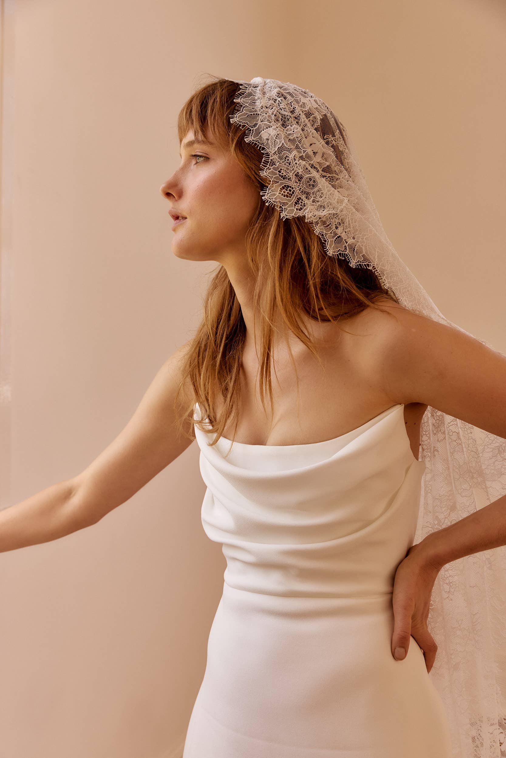 Dove Grey Accessories - Vendita all'ingrosso Velo - Donna - Valentina Velo Mantiglia in Pizzo Integrale1