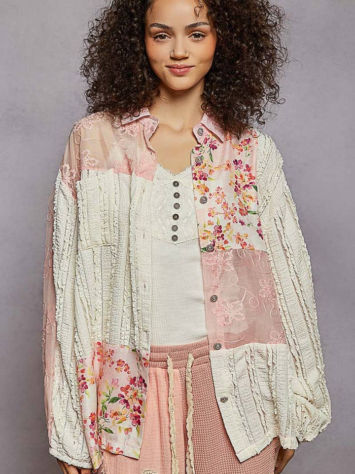 Haut chemise patchwork à manches longues avec broderie florale pour la vente par Pol Clothing