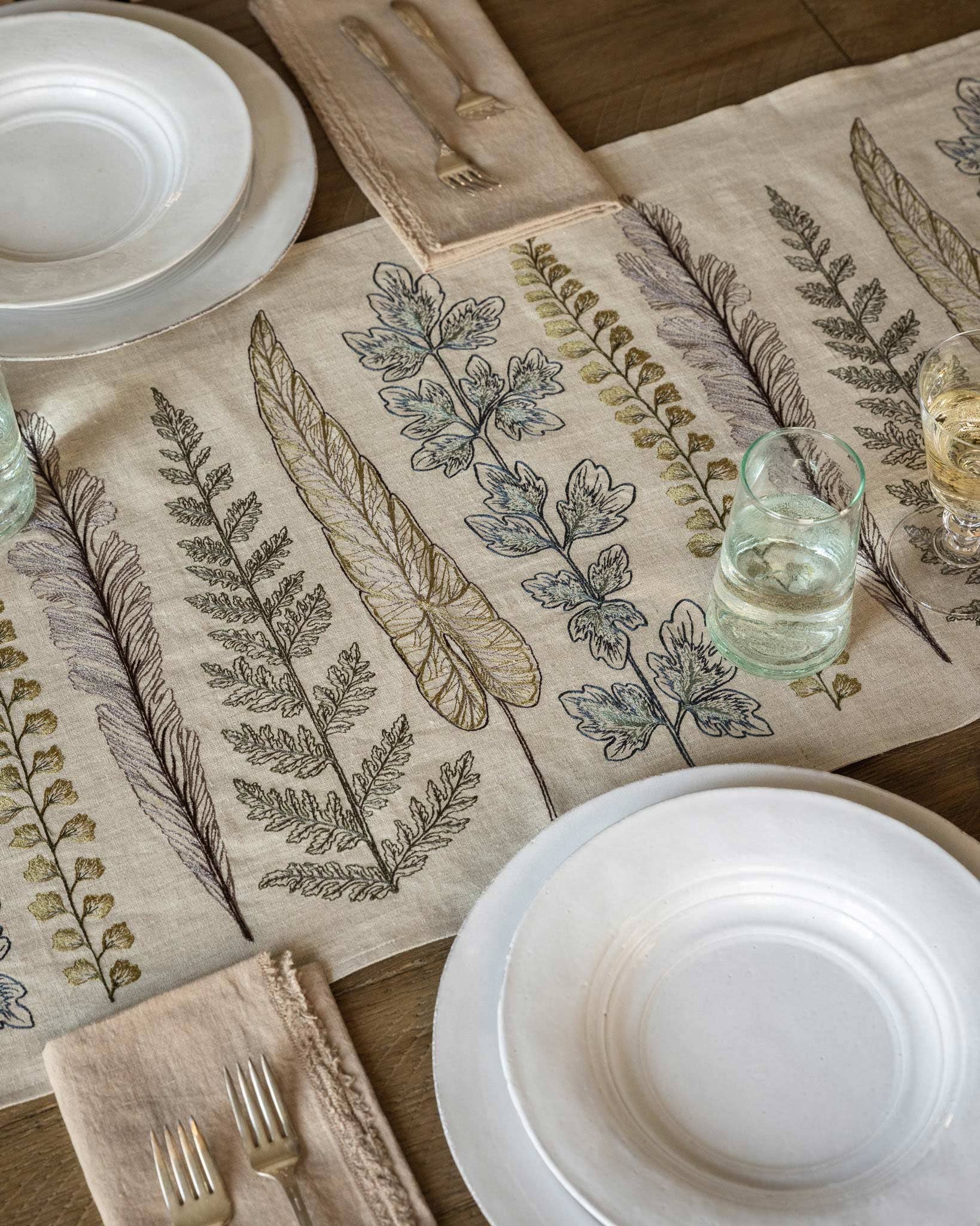 Coral & Tusk - Wholesale Table Runner - Plants Table Runner1