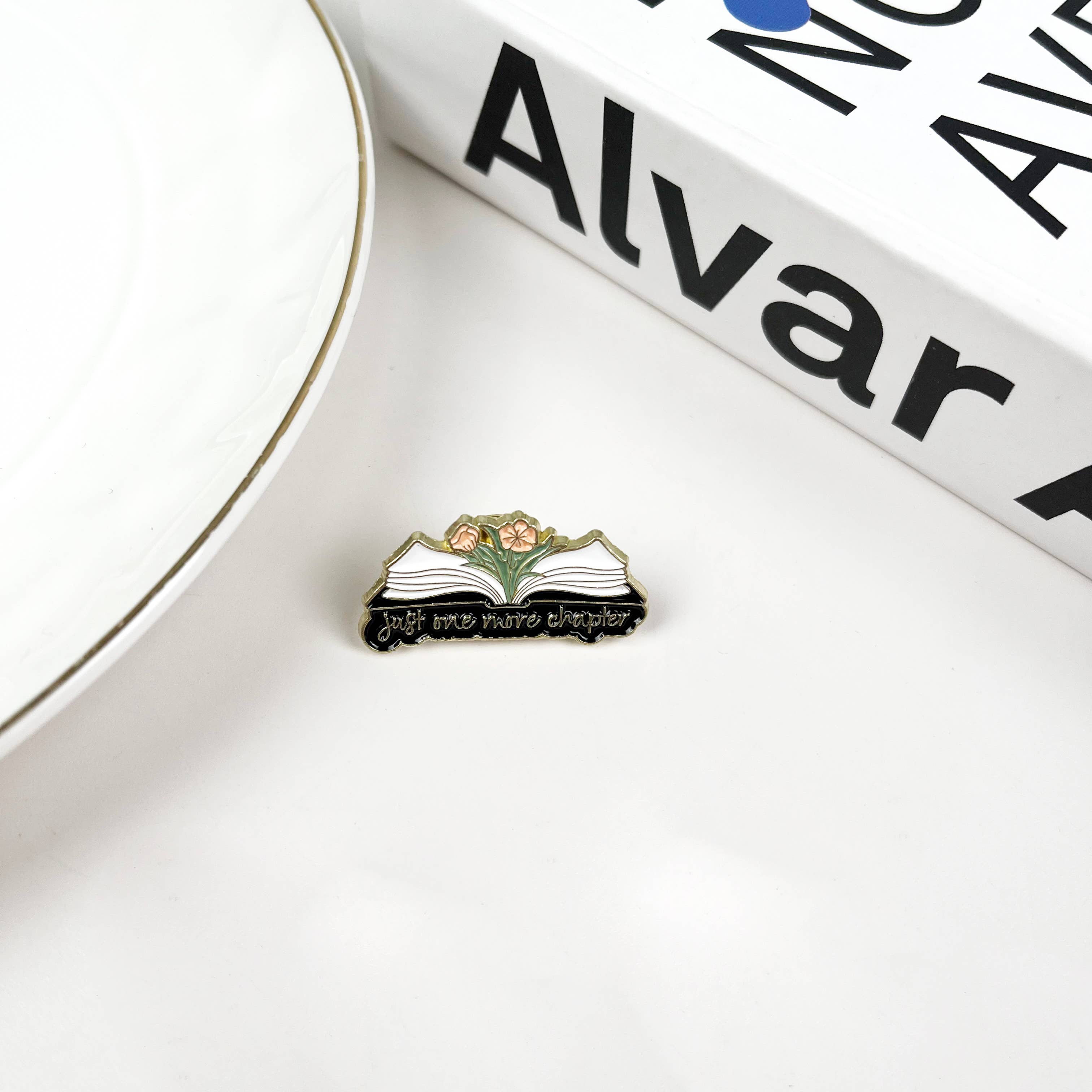 SoapElenGlen - Wholesale Brooch - Book Brooch Badge2