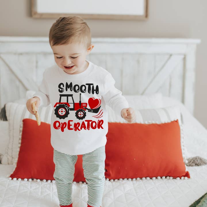 ZZ Threadz - Venta al por mayor Camiseta serigrafiada - Niños - Camiseta estampada para el Día de San Valentín de Smooth Operator
