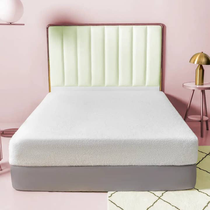 Teddy Fleece Fitted Sheet Ultra-Soft Plush Warmth-White for wholesale by The Fitted Sheets
