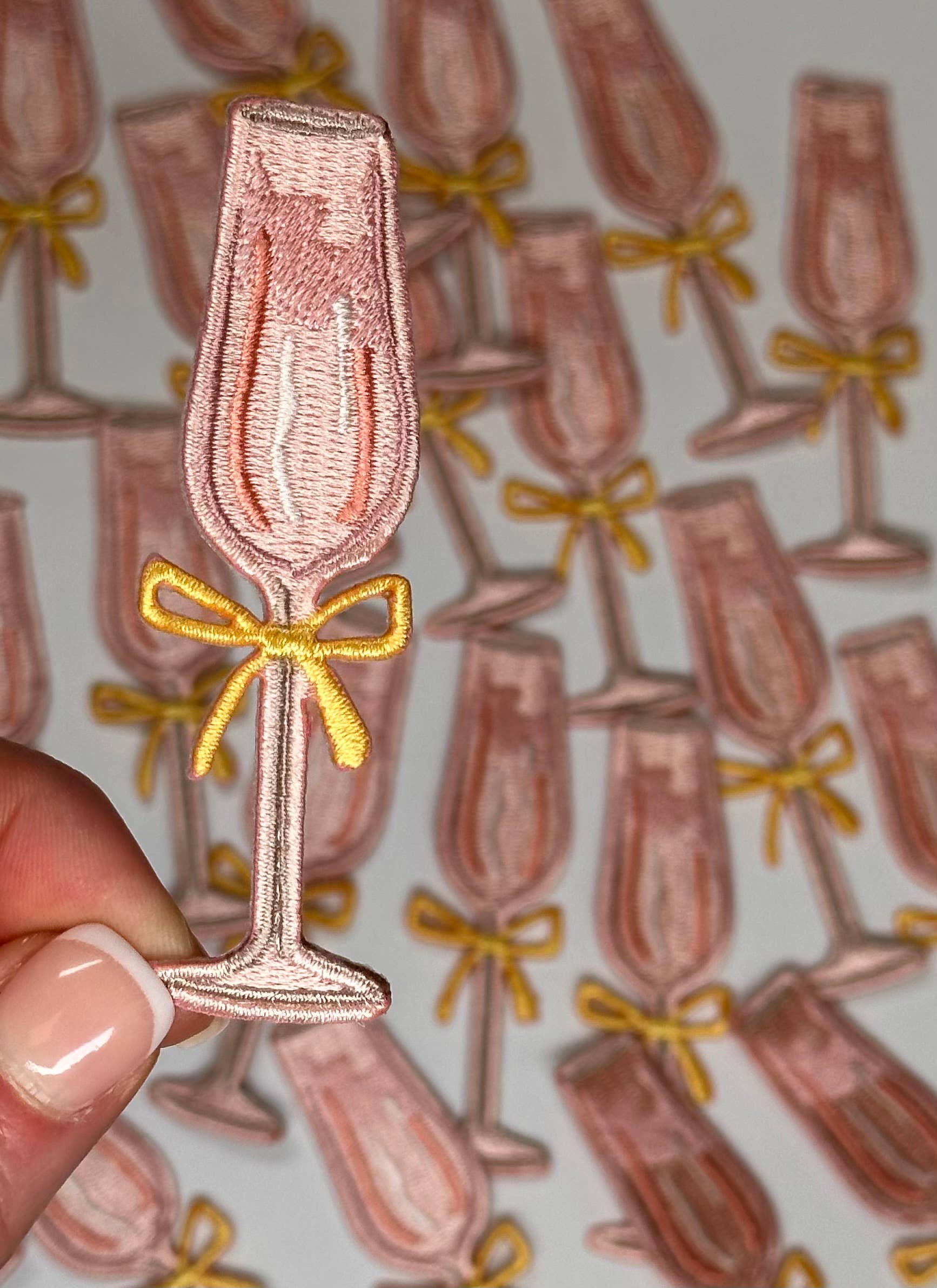 Aloe and Milk Boutique - Vente Écusson - Coupe de champagne, écussons de mariée, patchs à boire, mariage0